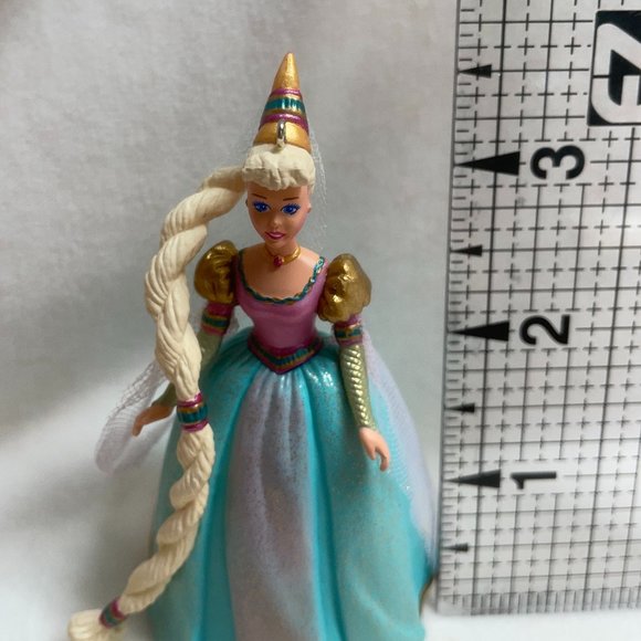 Barbie Hallmark Ornaments - Set of 3. - Picture 5 of 14